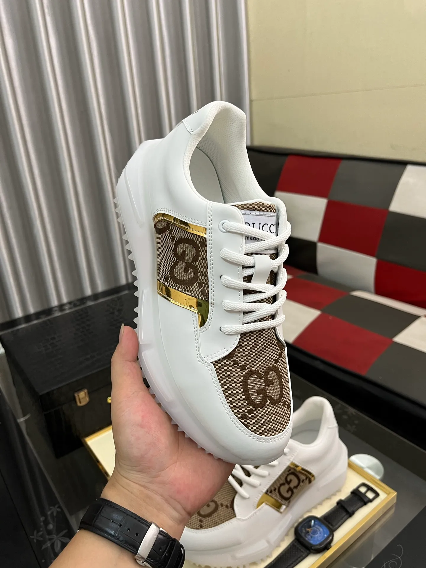 Men's Men's Shoes 💰458⌚️⌚️【GUCCI】Gucci men's latest white shoe series casual shoes! The official website is built 1:1. Upper: Made of imported cowhide, with electric embroidery ➕Inner lining: Made of high-quality first-layer pigskin, soft and comfortable. Picky material selection and exquisite workmanship give you the best enjoyment. Size: 38-44 yards, 4️⃣ colors available.